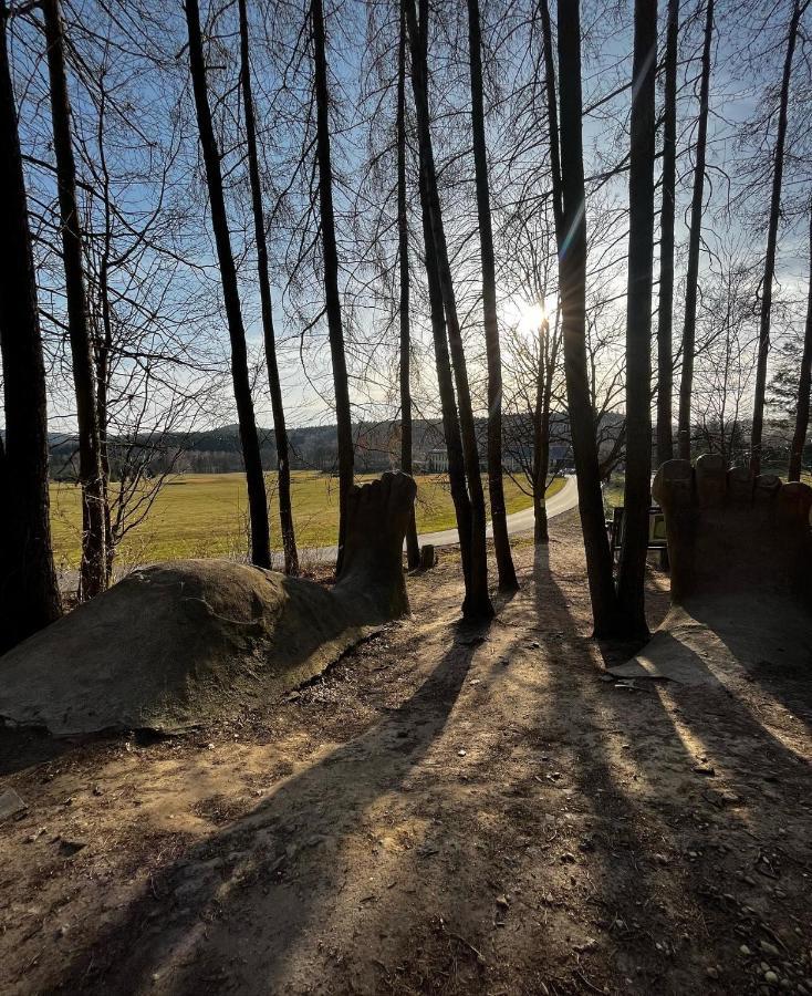 Jested Golf Restaurace A Penzion Svetla pod Jestedem Екстериор снимка